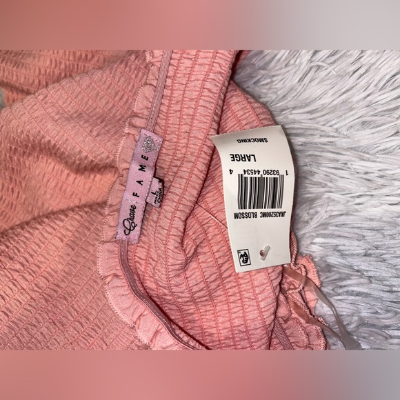 off shoulder crop top - Picture 2 of 3